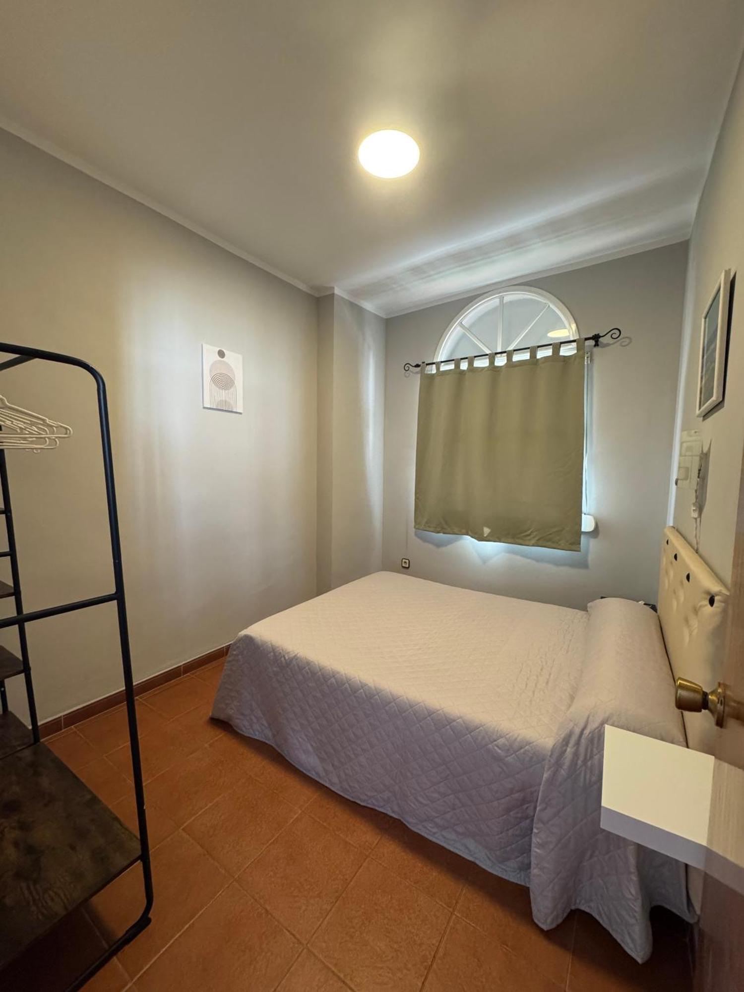 Hostal Miramar Los Canos De Meca Dış mekan fotoğraf