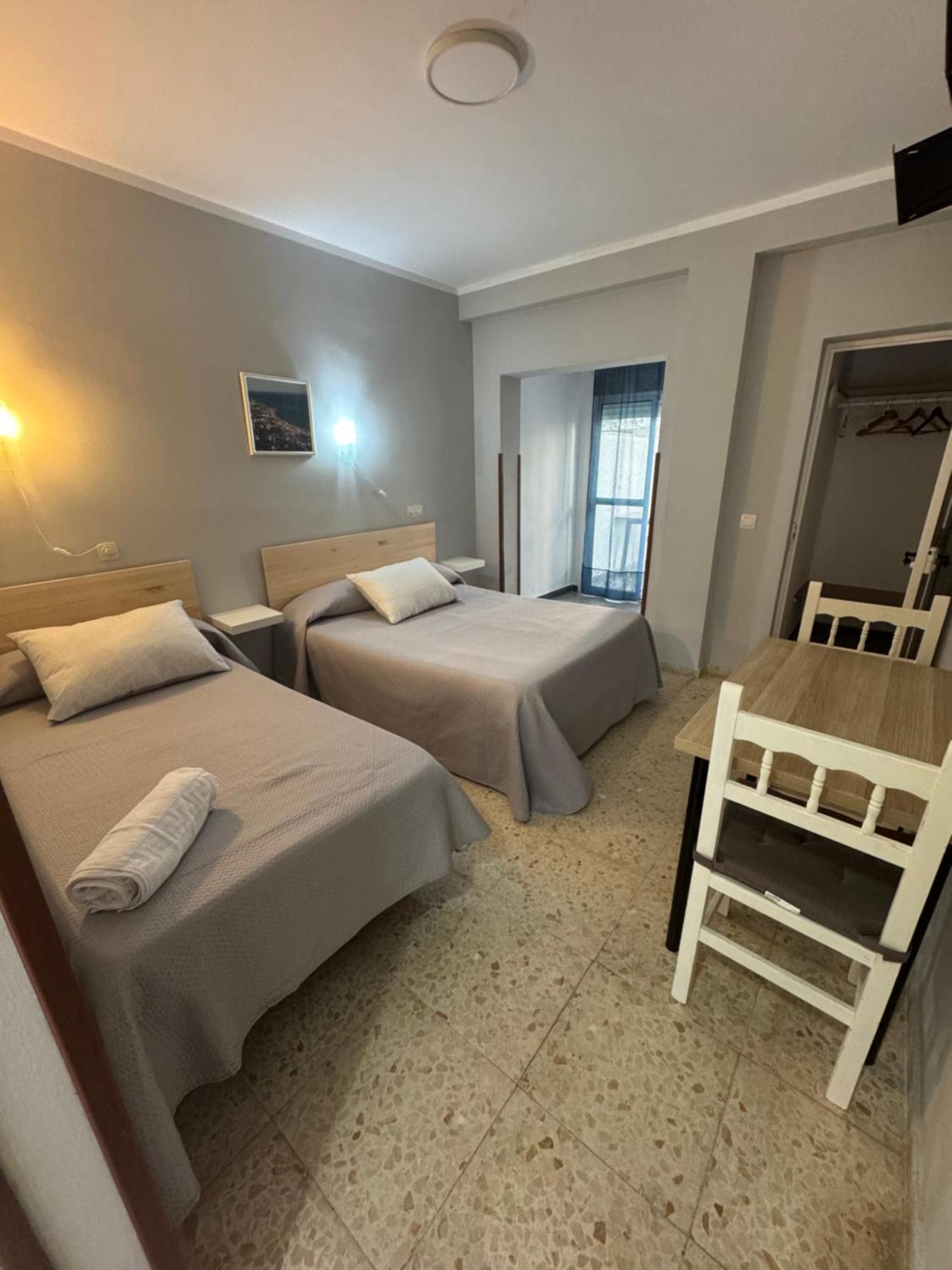 Hostal Miramar Los Canos De Meca Dış mekan fotoğraf